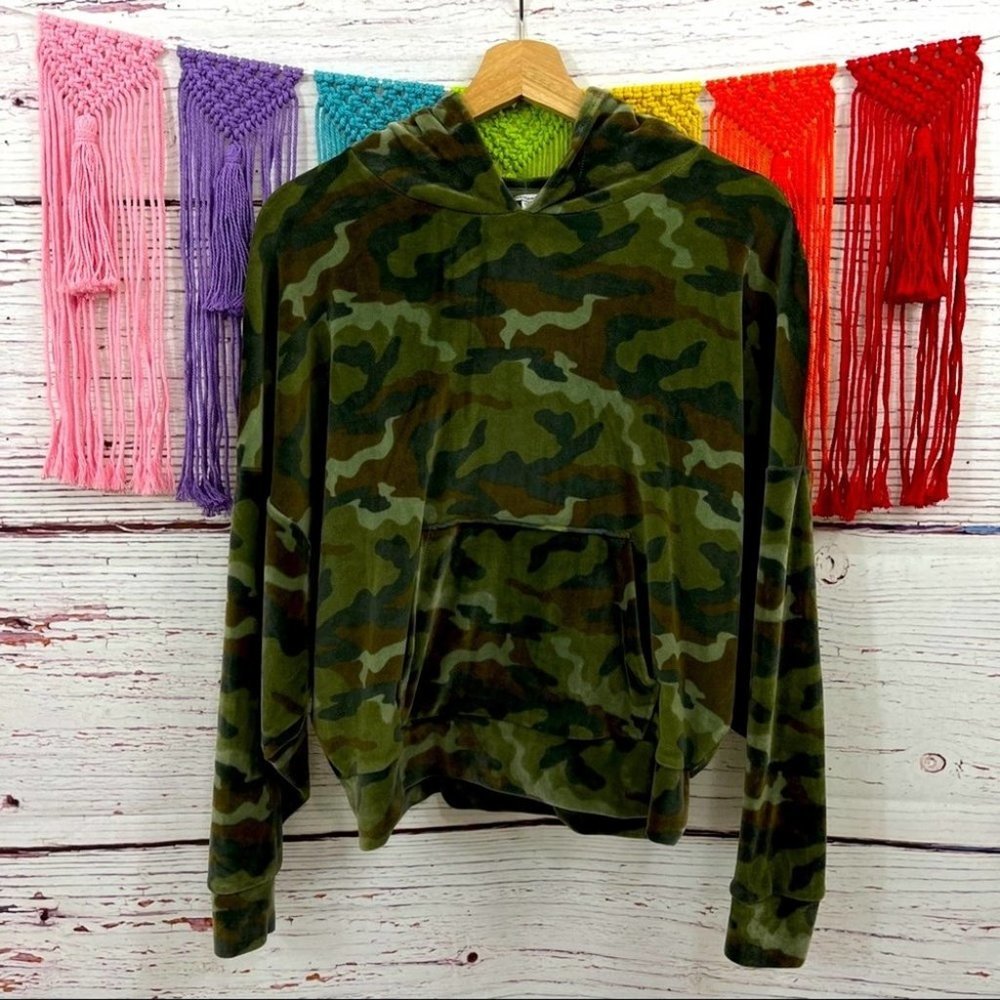 American Eagle Camo Oversized Velvet Velour Pullover Hoodie